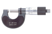 <strong>Precision outside micrometer with graduation 0-50 and reading 0,005 mm</strong>. Accuracy better than DIN 863, spindle pitch 1,0 mm. Measuring range up to 300 mm.