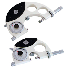 Comparator snap gauges, adjustable with indicator dial gauge. With 2,5 mm free lift, centre support and lifting device.